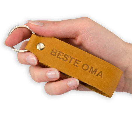 Key chain "Samui" - stamping "Beste Oma", brown leather - handcraft - fair-trade - Tumatsch