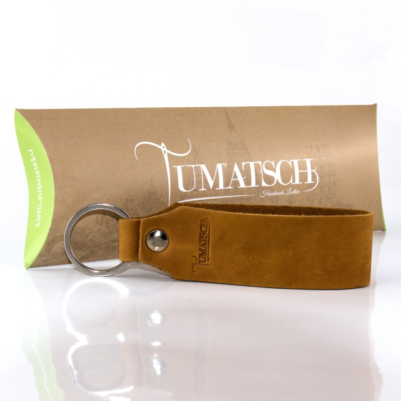 Schlüsselanhänger "Samui" - Prägung "Traummann", braunes Echtleder - Handarbeit - Fair-Trade - Tumatsch