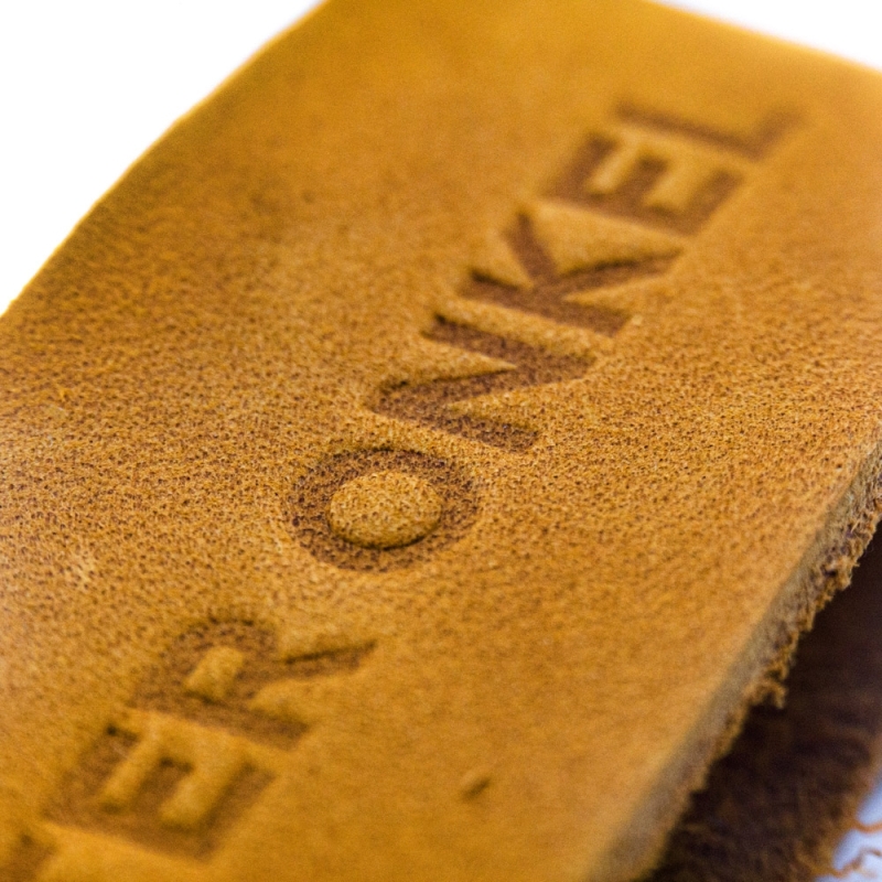 Schlüsselanhänger "Samui" - Prägung "Bester Onkel", braunes Echtleder - Handarbeit - Fair-Trade - Tumatsch